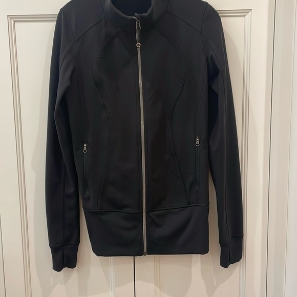 Lululemon Black Full Zip Jacket—Beautiful Fabric—Pockets—Like New Condition! - Picture 2 of 7